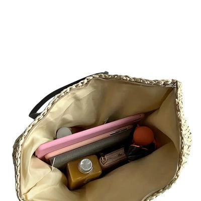 Olivia | Vevd Tote Bag